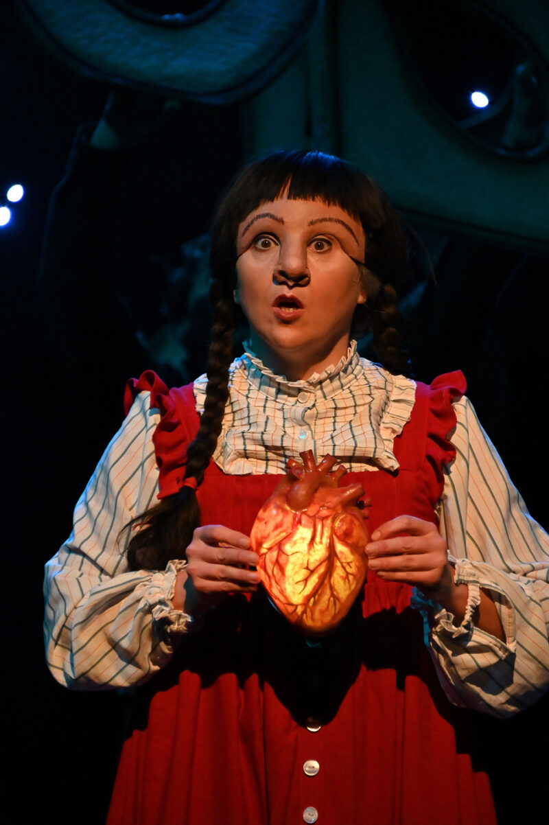 GABRIELA-NIÑA-CORAZON.Elio-Frugone.-Fototeatro